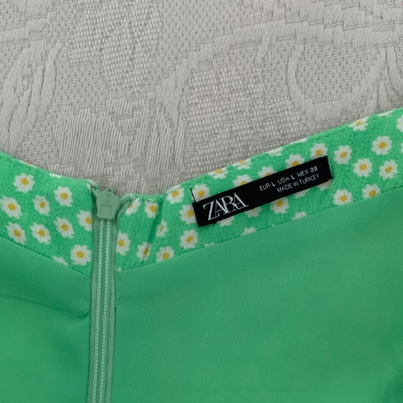 Zara Green Daisy Romper - Picture 6 of 9